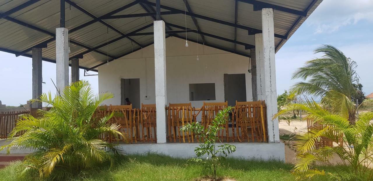 Exotic Beach Hotel Arugam Bay Esterno foto